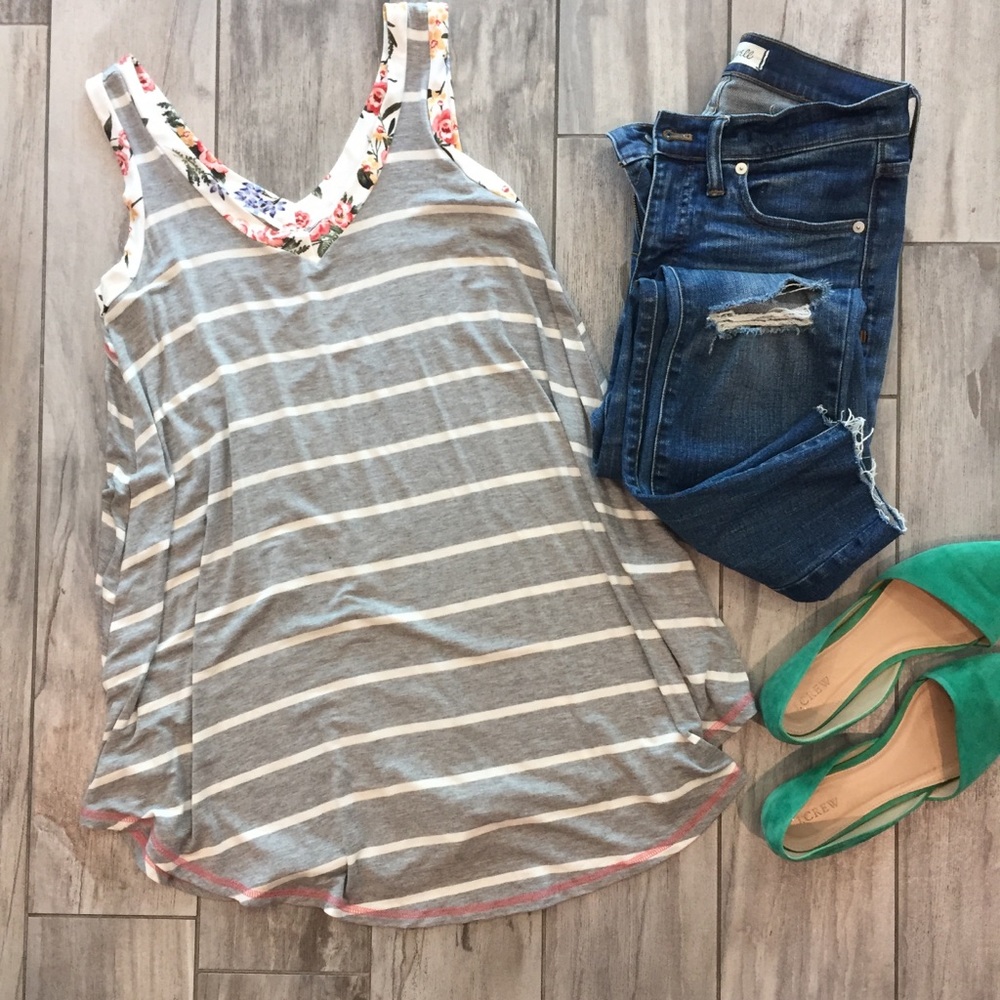 ✨ M & L LEFT ✨ Grey Striped Floral Trim Tunic